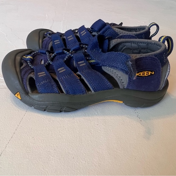 Keen kids Newport H2 hiking water sandals size 2 - Picture 3 of 9